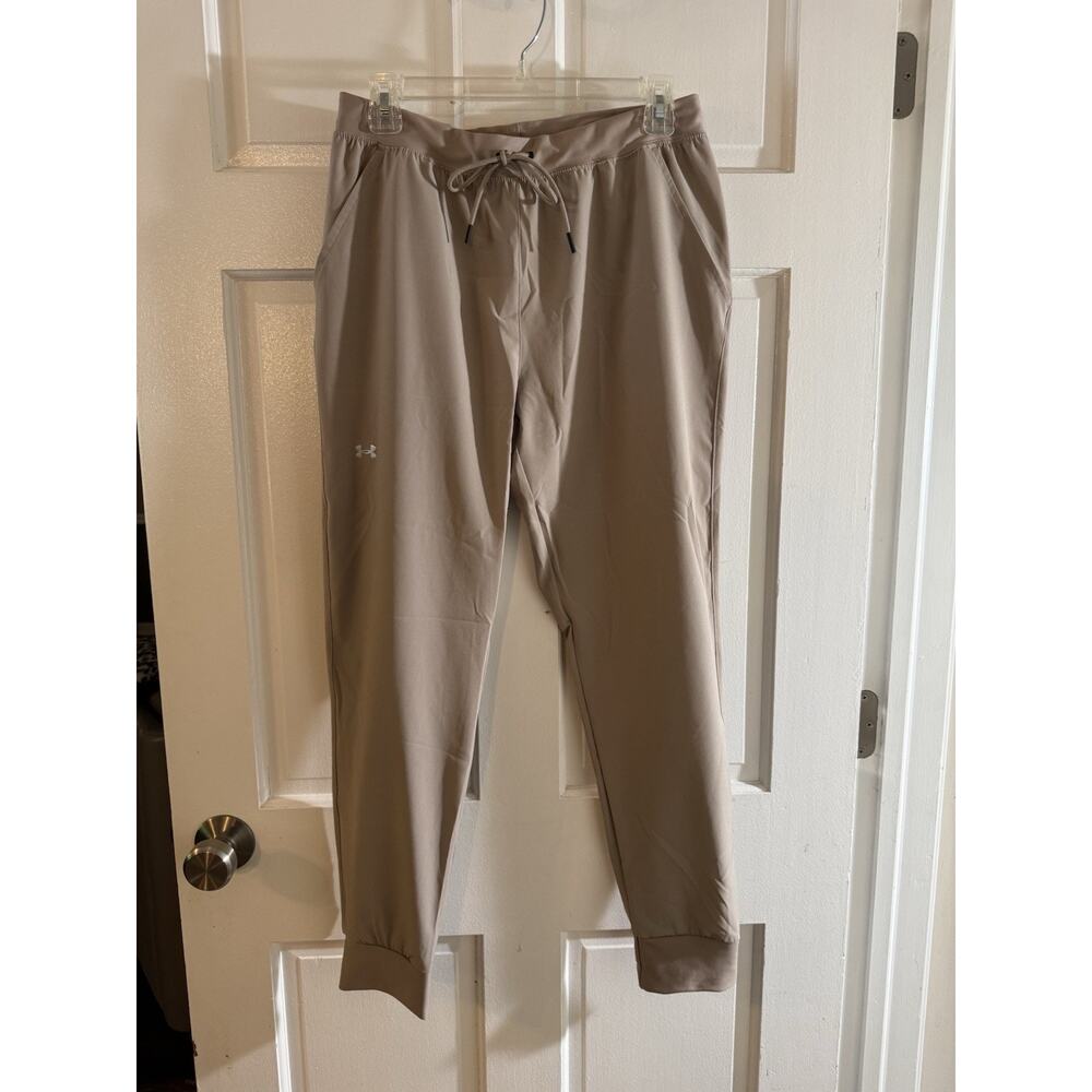 NWT Ladies Under Armour Beige Other Size Medium